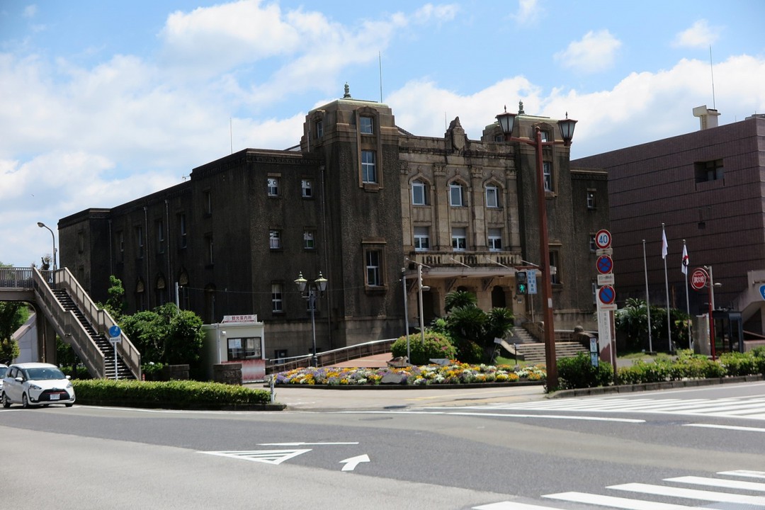あの建物が「鹿児島市中央公会堂」