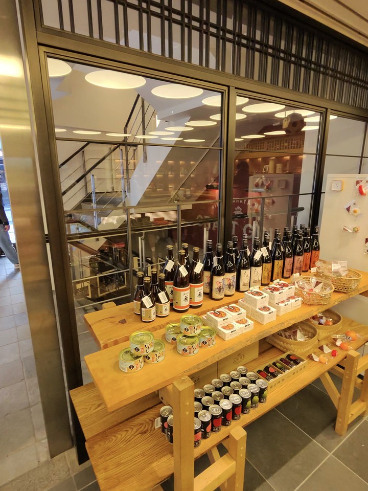 BEAMS JAPANの店舗の店内の売り場の様子