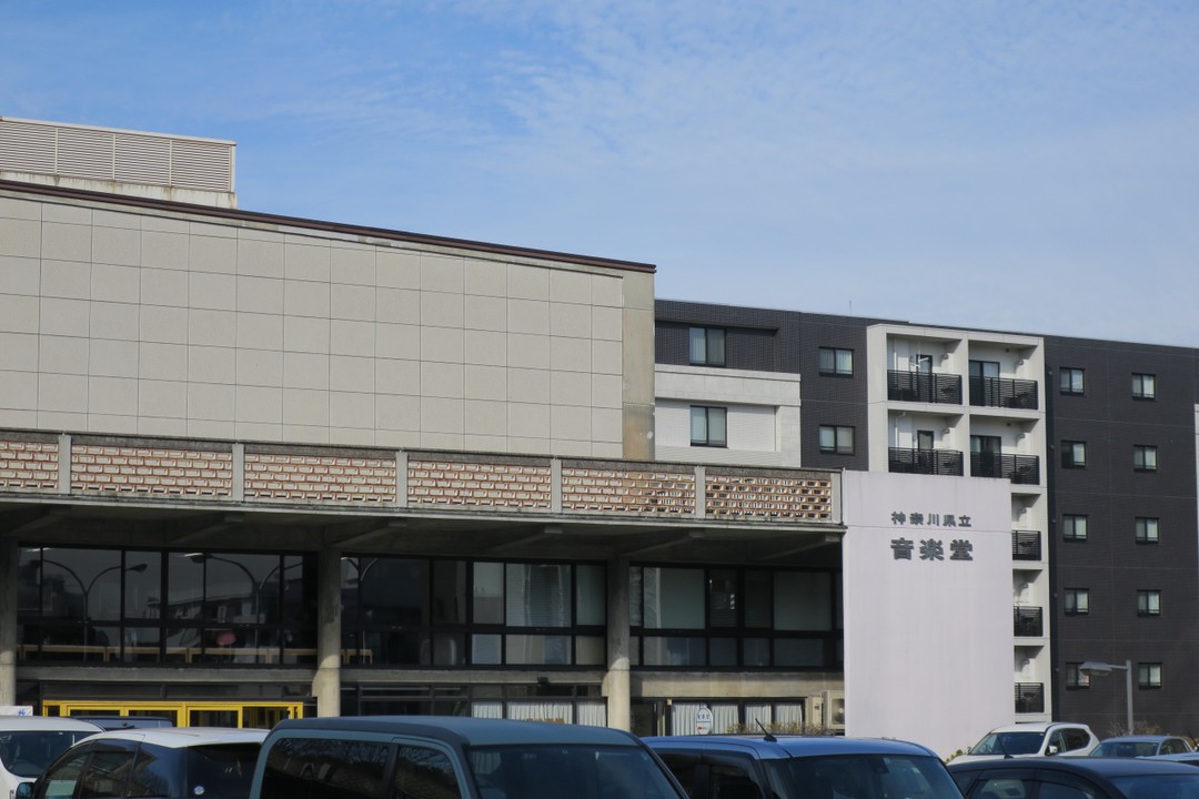 駐車場から