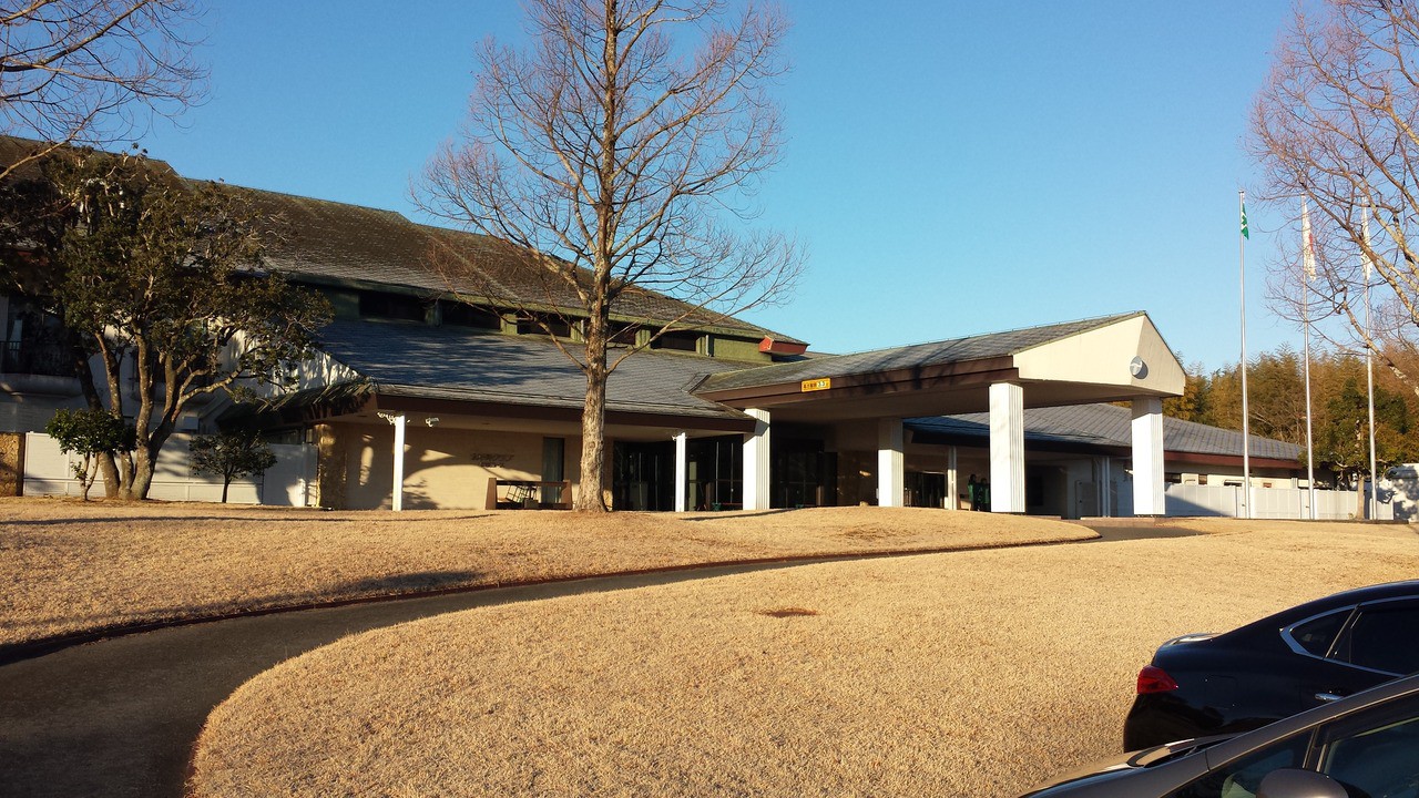 クラブハウス入り口