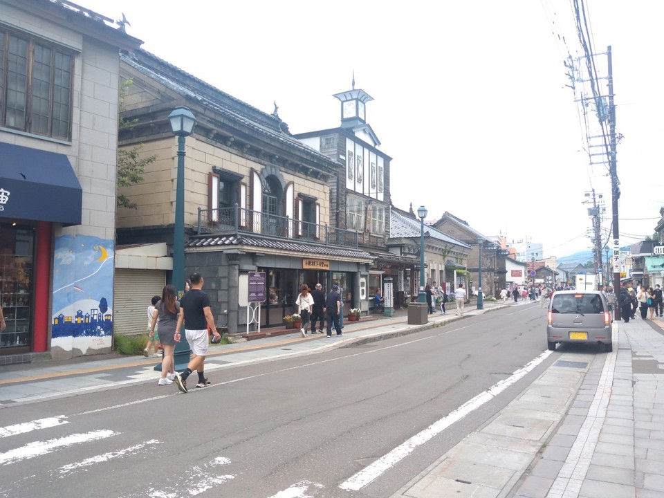 観光客が戻ってきたが一部休業の店舗もちらほらと