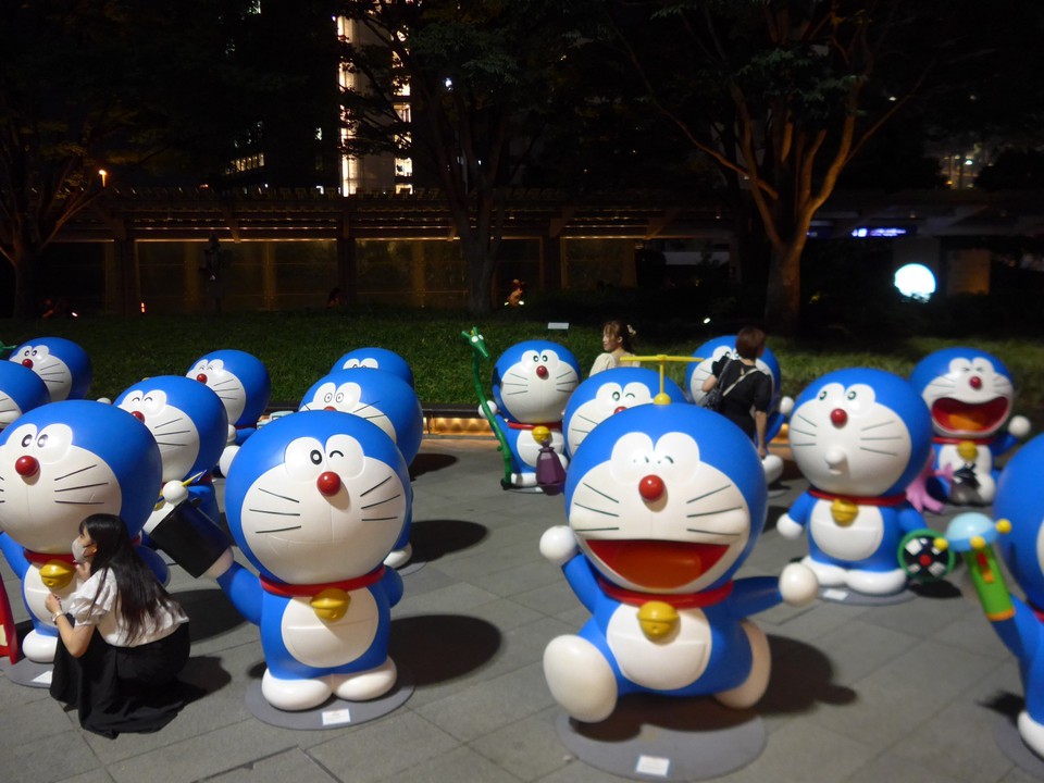夜になっても66プラザには沢山の人々が訪れ撮影をしていました