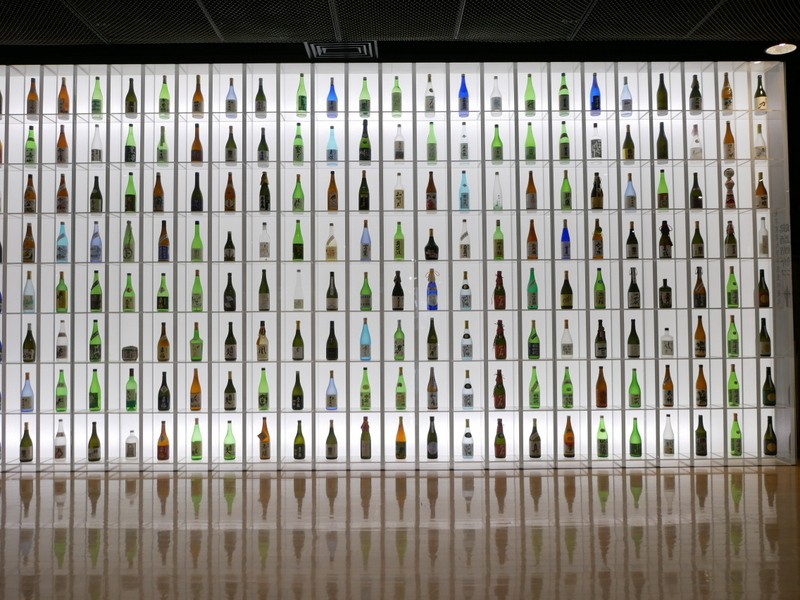 卒業生の蔵元紹介の展示