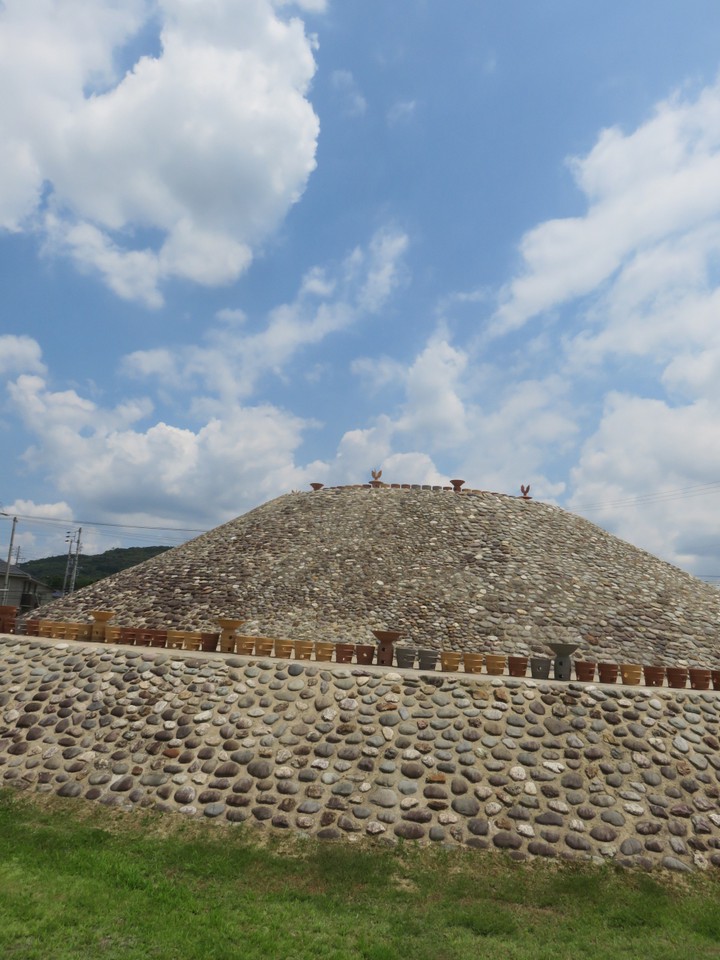志段味大塚古墳・作られた当時の姿に復元されて登れます