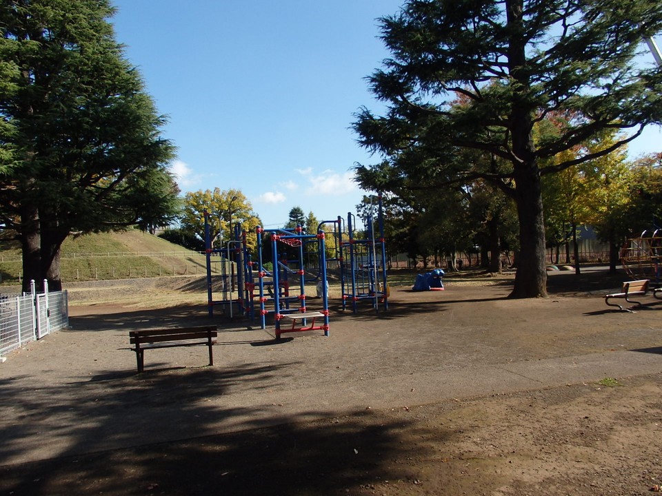玉川野毛町公園子供遊具広場の遊具