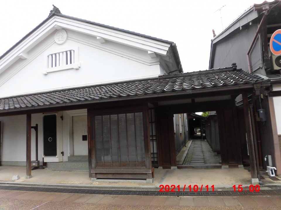 青い垂れ幕が出ていない