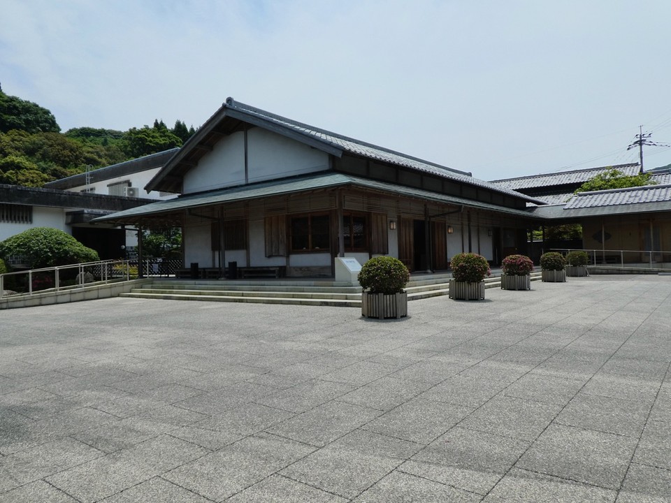 町外れでお客さんは少ないです。
