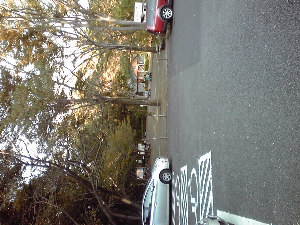 公園入り口です。