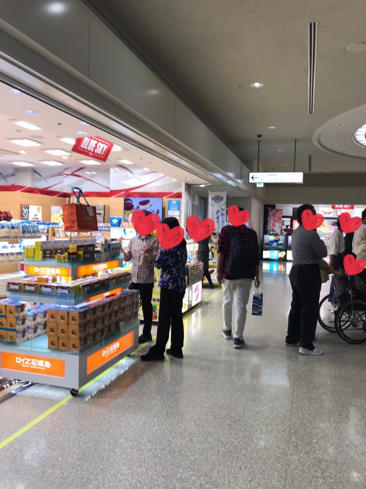 左が一号店、奥が二号店