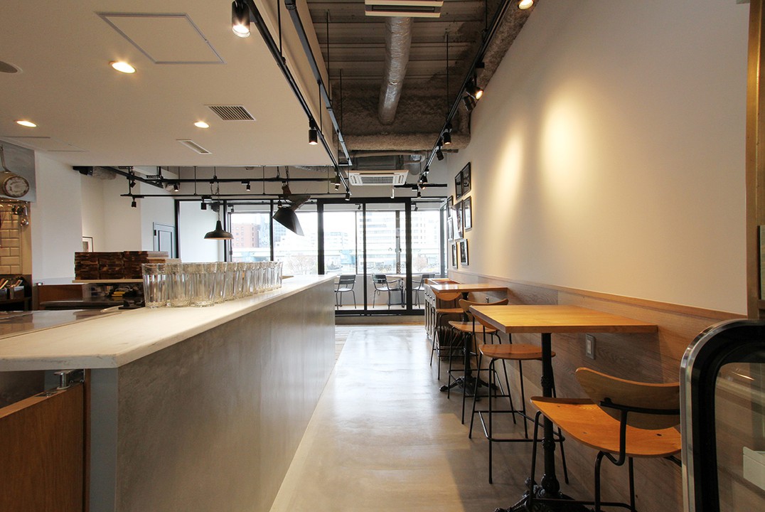 NORTHSHORE本店の内観画像。