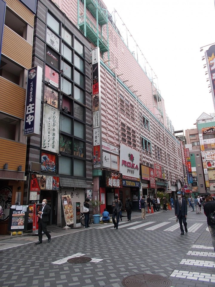 ロサ会館の外観です。