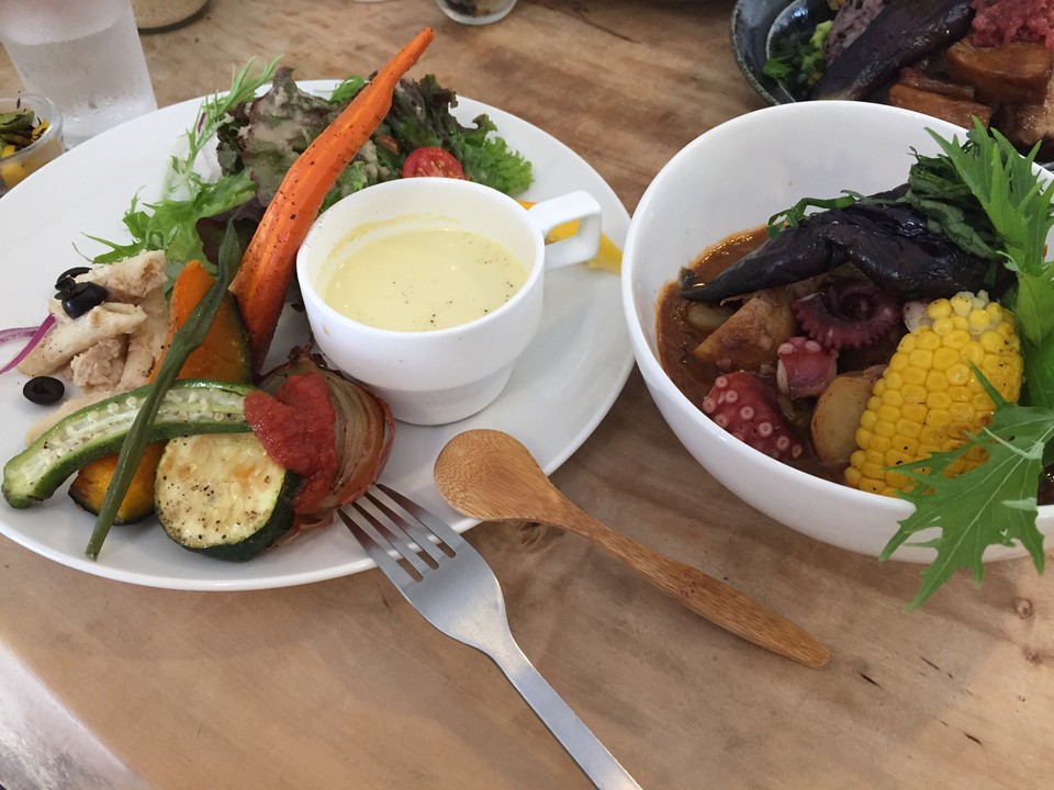 おしゃれなカフェランチ
