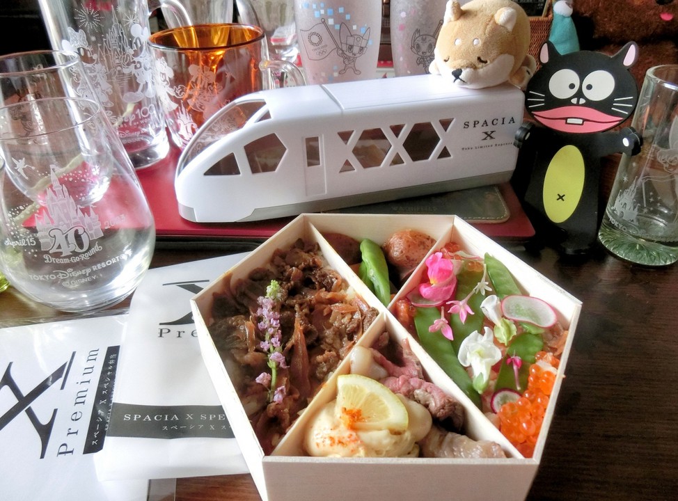 “スペーシアＸ スペシャル弁当”3,300円