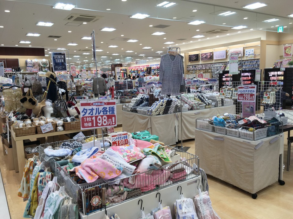 ユザワヤ御徒町吉池店の店内画像。