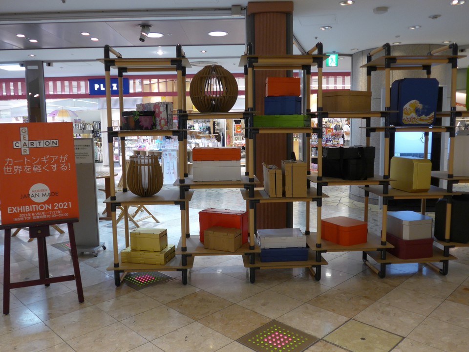 吹き抜けホールのイベント開催の展示物
