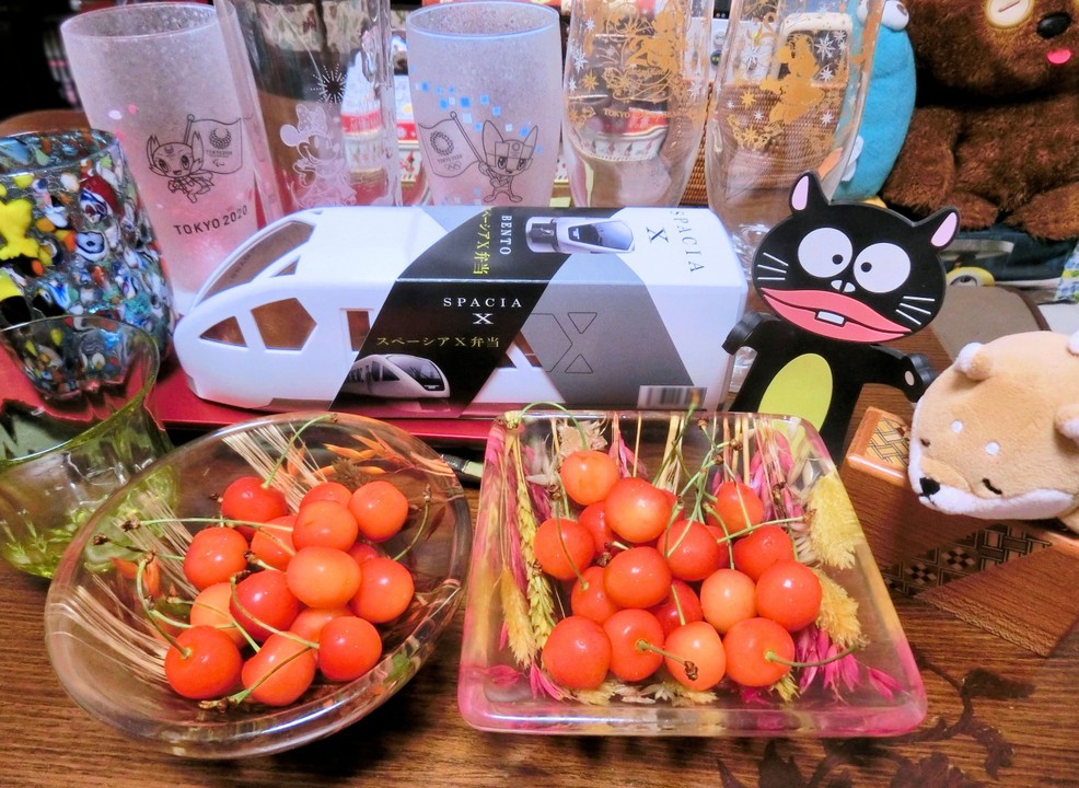 さくらんぼ（佐藤錦）400円程　そのまま食べるのが一番（笑）