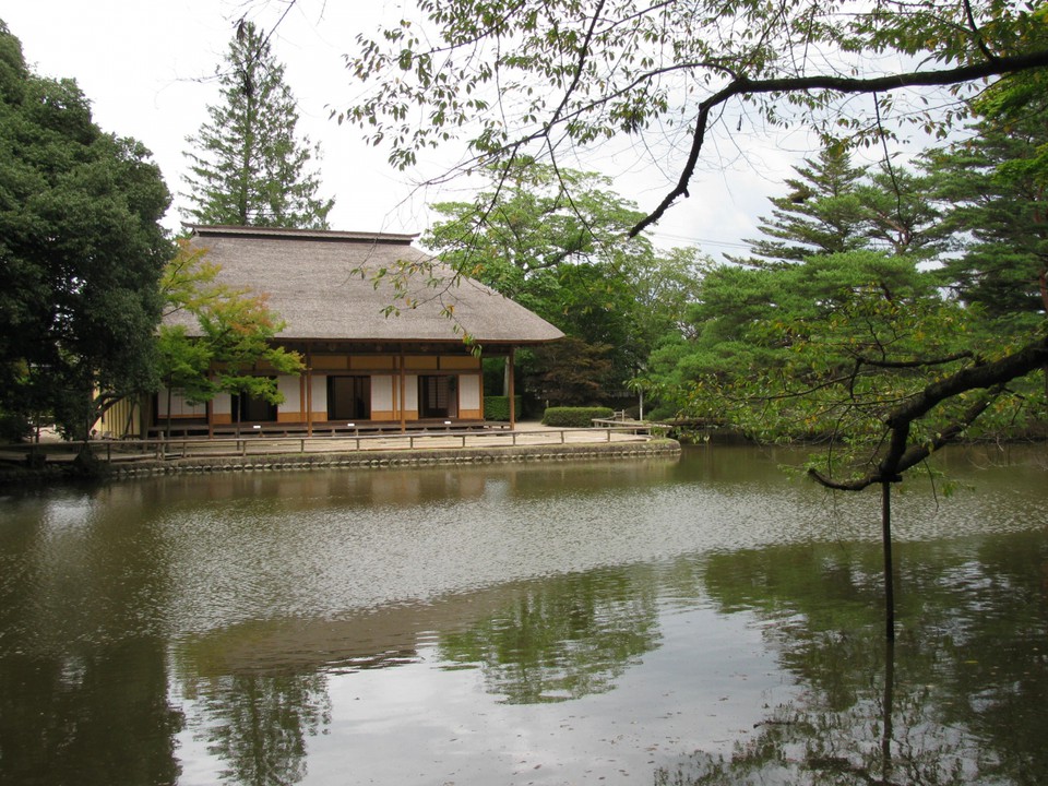 庭園から見た御改所
