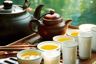 複数のお茶の画像。