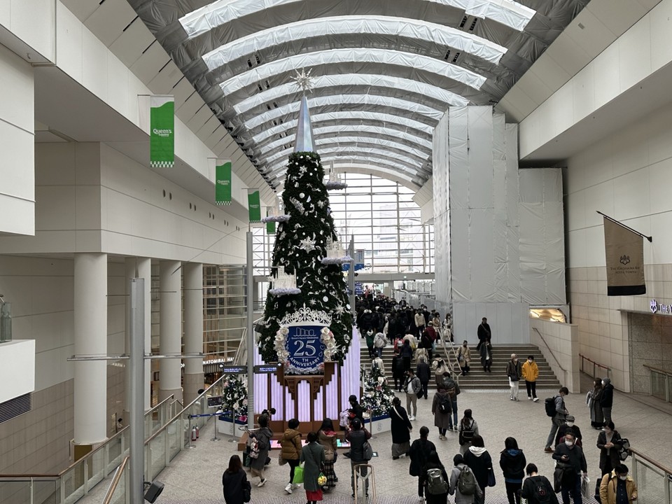 横浜ベイホテル東急の前