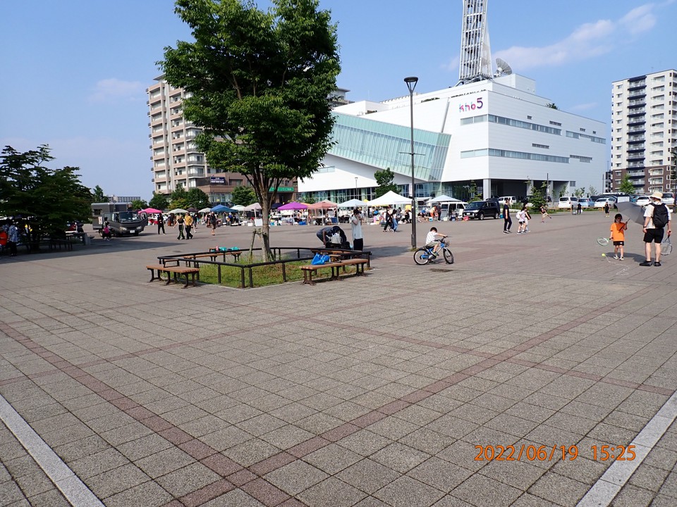 アリーナ前の杜の広場公園