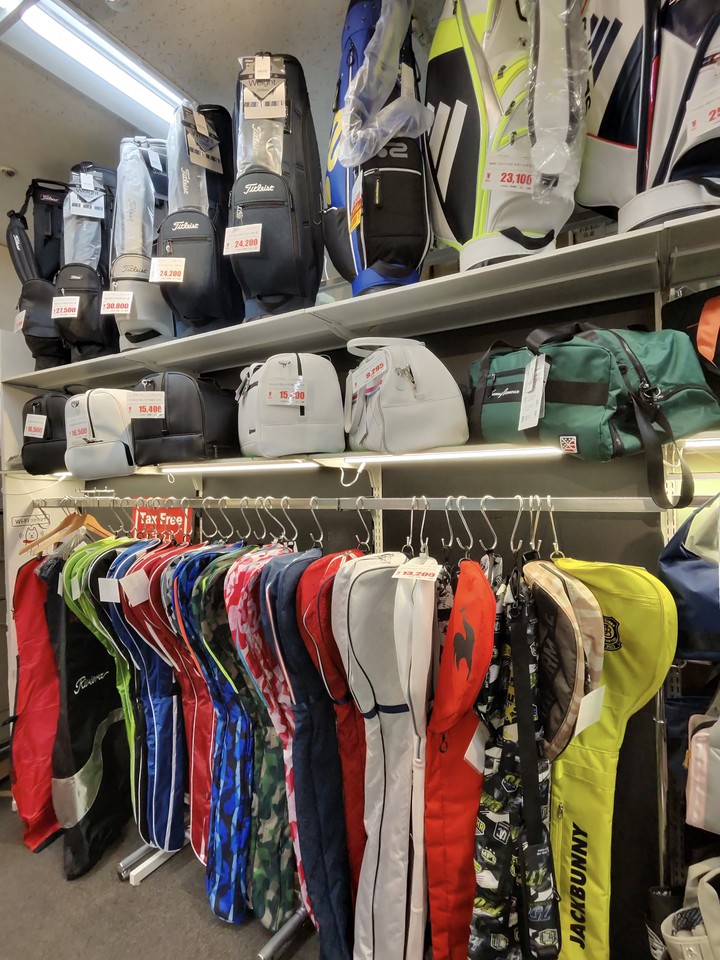 フェスティバルゴルフの店内ゴルフ用品