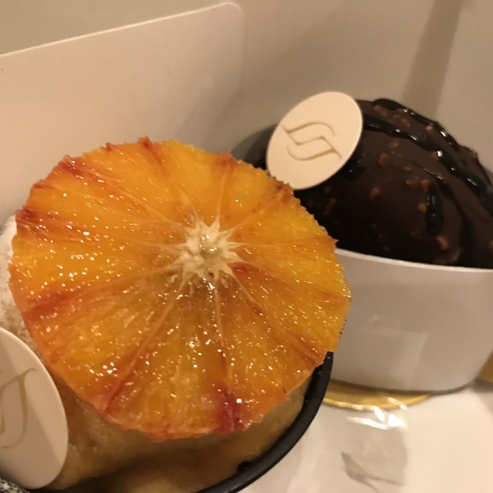 右側のロビュストというお品がズッシリパンチがあって好きです