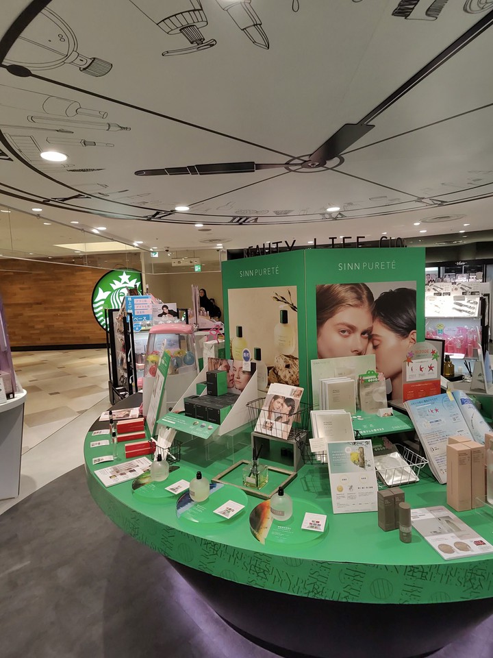 shop inの店頭ディスプレイ