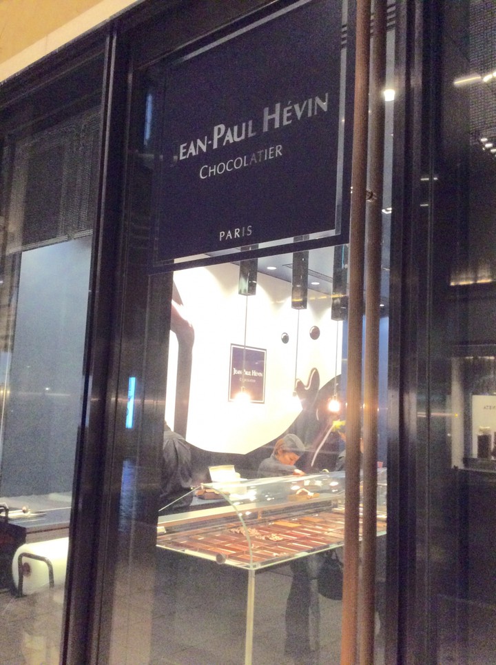 ジャン＝ポール・エヴァン三越銀座店の外観画像。