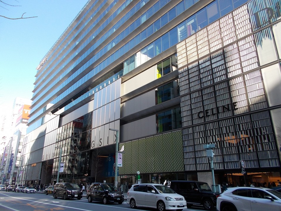 この建物の地下3階にあります。