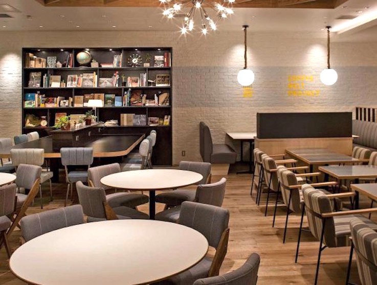 おしゃれで落ち着いた雰囲気のWIRED CAFE店内