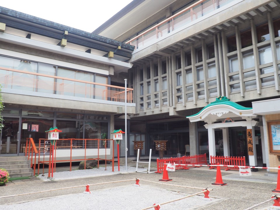 神社の建物