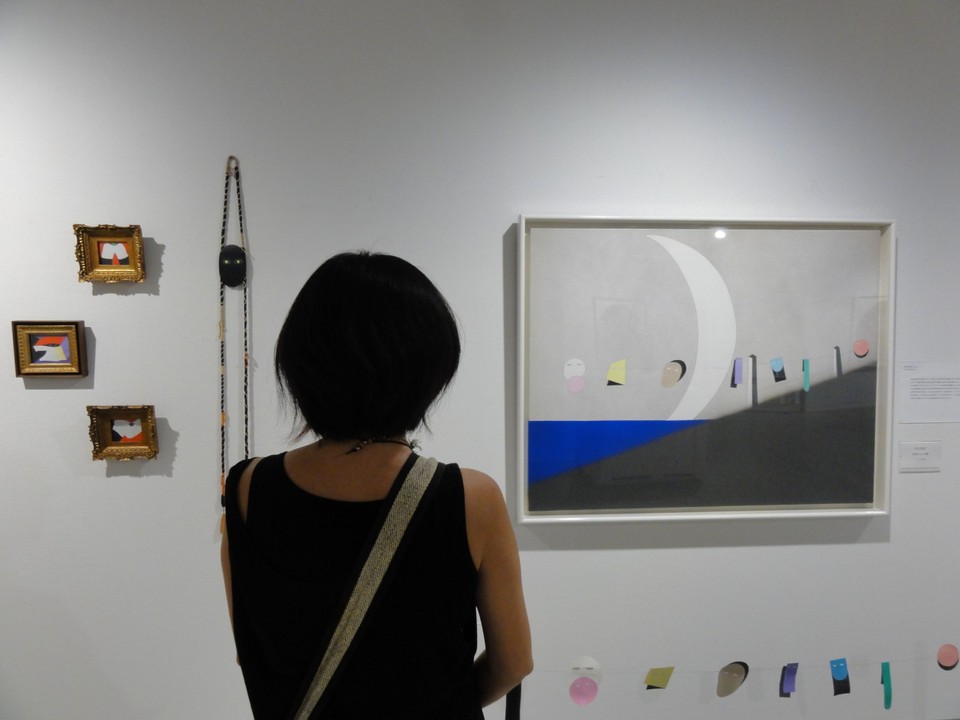 作品だけの撮影はNG。人が入った風景写真はOKだそうです。