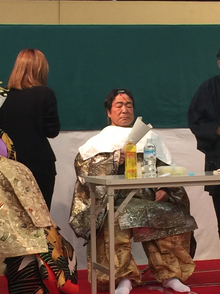 メイク中の吉良どの♪