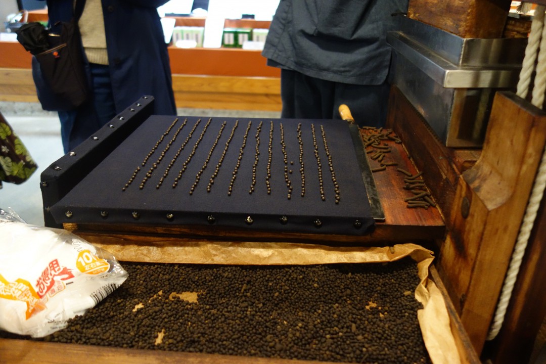 薬製造の様子を見ることができる