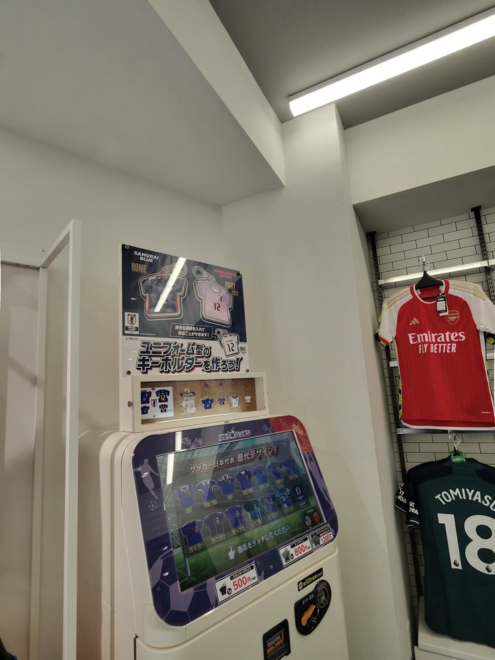 サッカーショップ KAMOの店内の様子