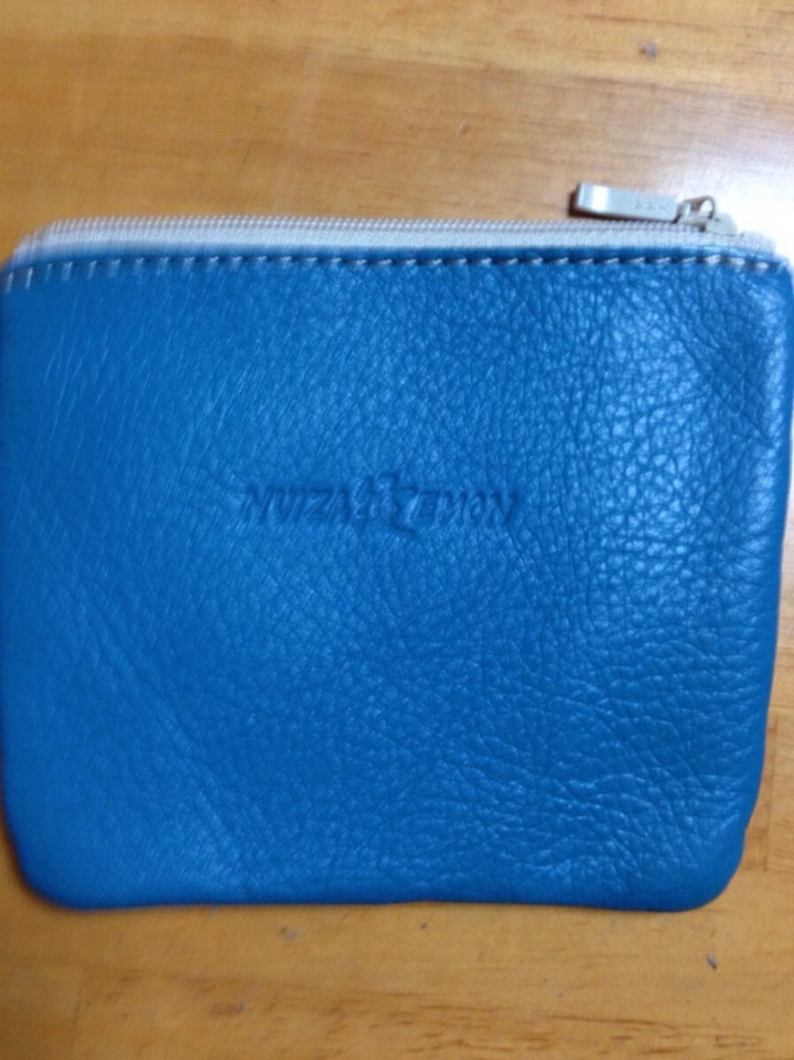 バッグを買った人にプレゼント