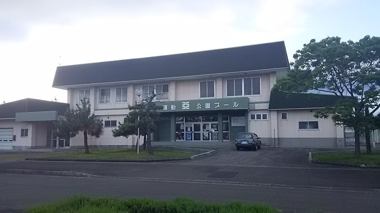 プール　　営業期間は一ヶ月