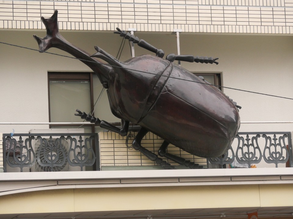 大きなカブトムシのオブジェ