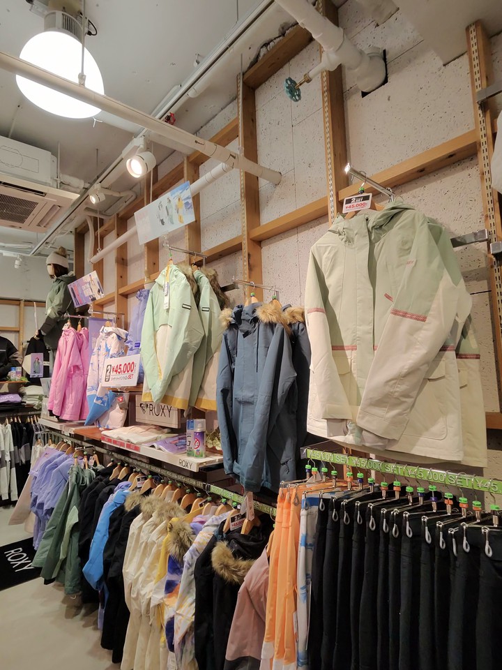 ムラサキスポーツの店内の売り場の様子