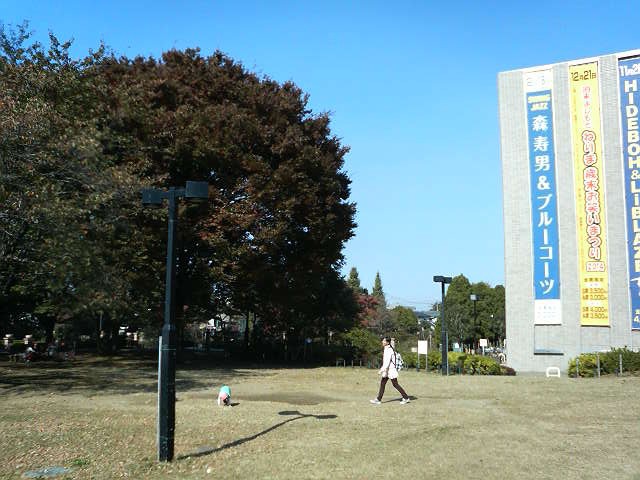 お笑いライブやジャズコンサートなど様々なイベントが行われます