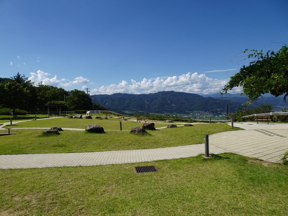 施設内の公園