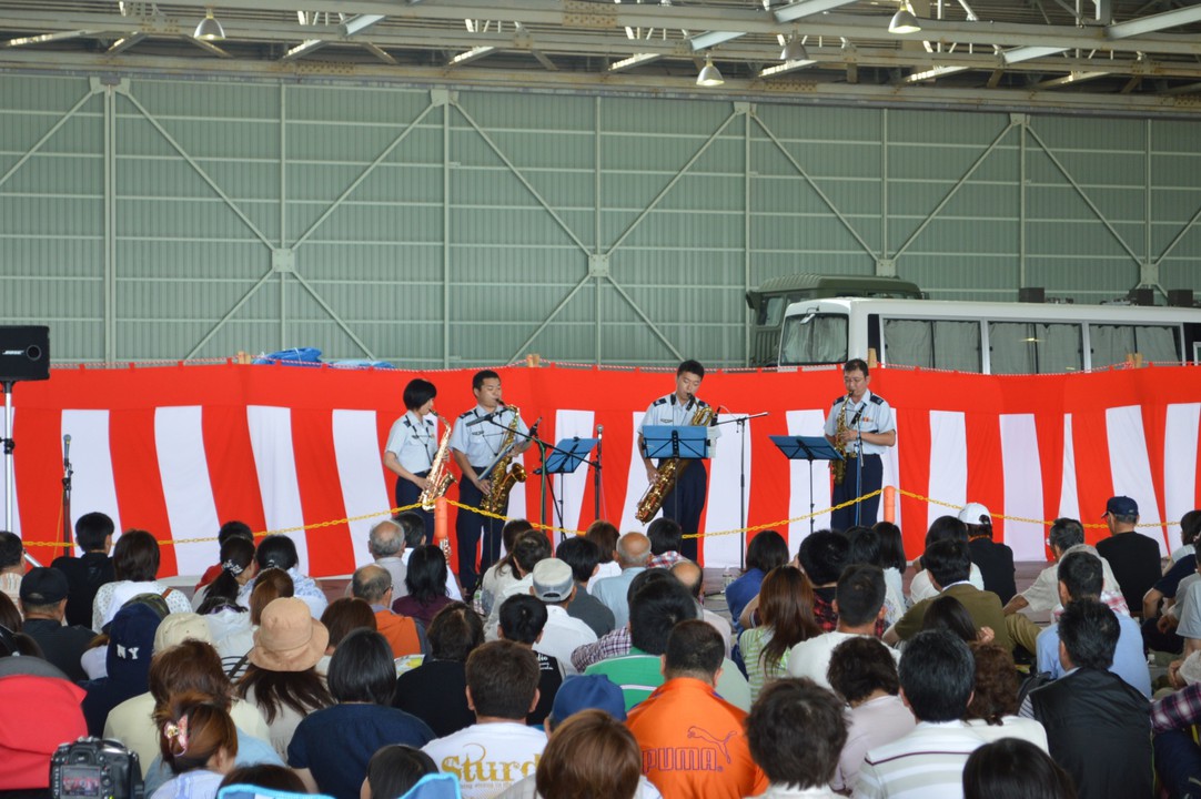 北部航空音楽隊の演奏です。