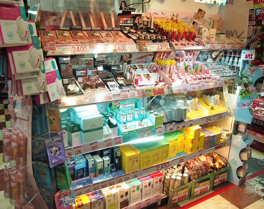 ドン・キホーテ新宿歌舞伎町店の韓国コスメ売り場