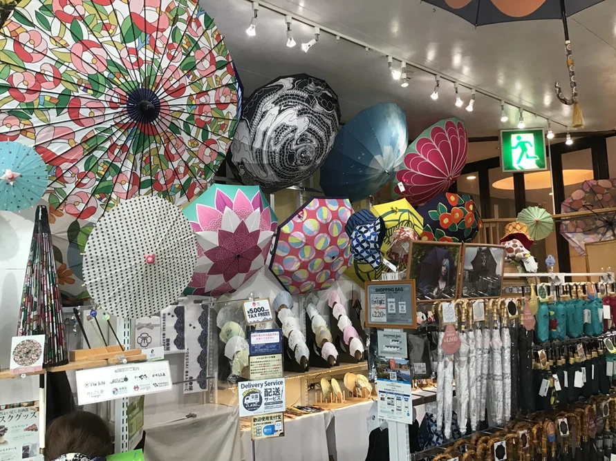 京都祇園北斎グラフィックの店内