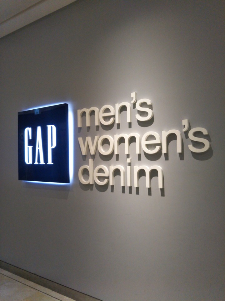 Gapストア (アクアシティお台場店)