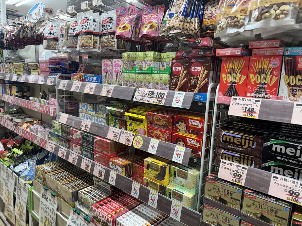 おかしのまちおか店内のお菓子