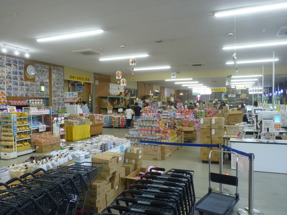 入口付近の売り場風景
