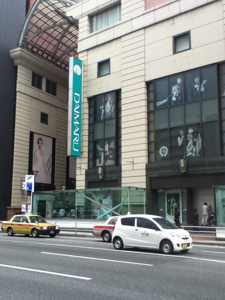 天神駅すぐ