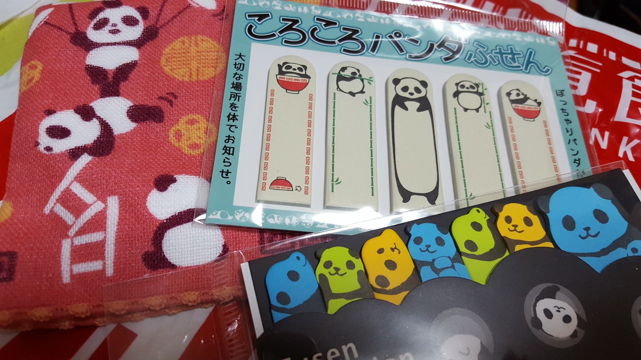 買ったもの(付箋×2、ハンカチ)