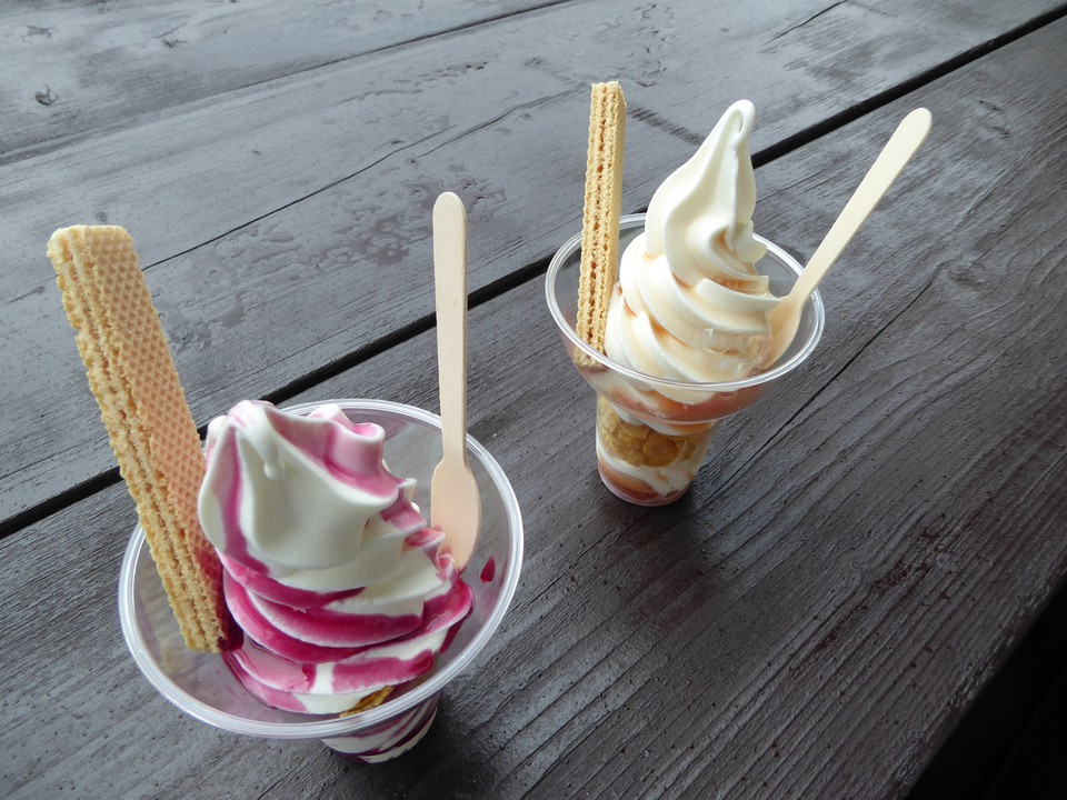 赤ブドウと白ブドウのソフトクリームをいただきました